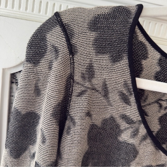 NWT Armani Collezioni Floral Top - Picture 3 of 8